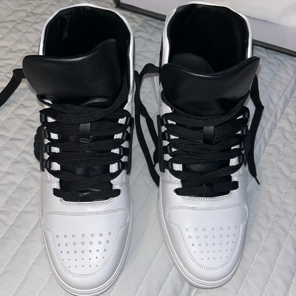 Versace hightop black and white SIZE 43 (10US)MEN BRAND NEW NEVER WORN